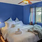 Charming Two Bedroom Family Home In Coveted Neighborhood