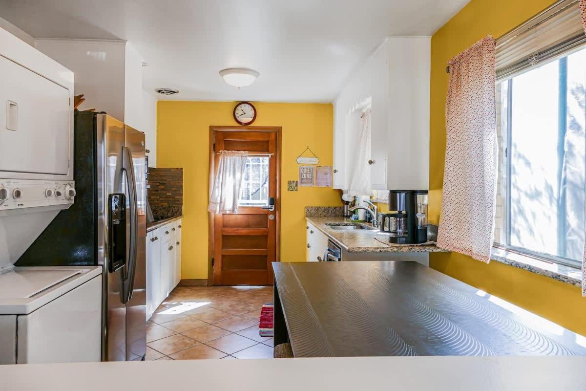 Charming Two Bedroom Family In Coveted Neighborhood * Denver